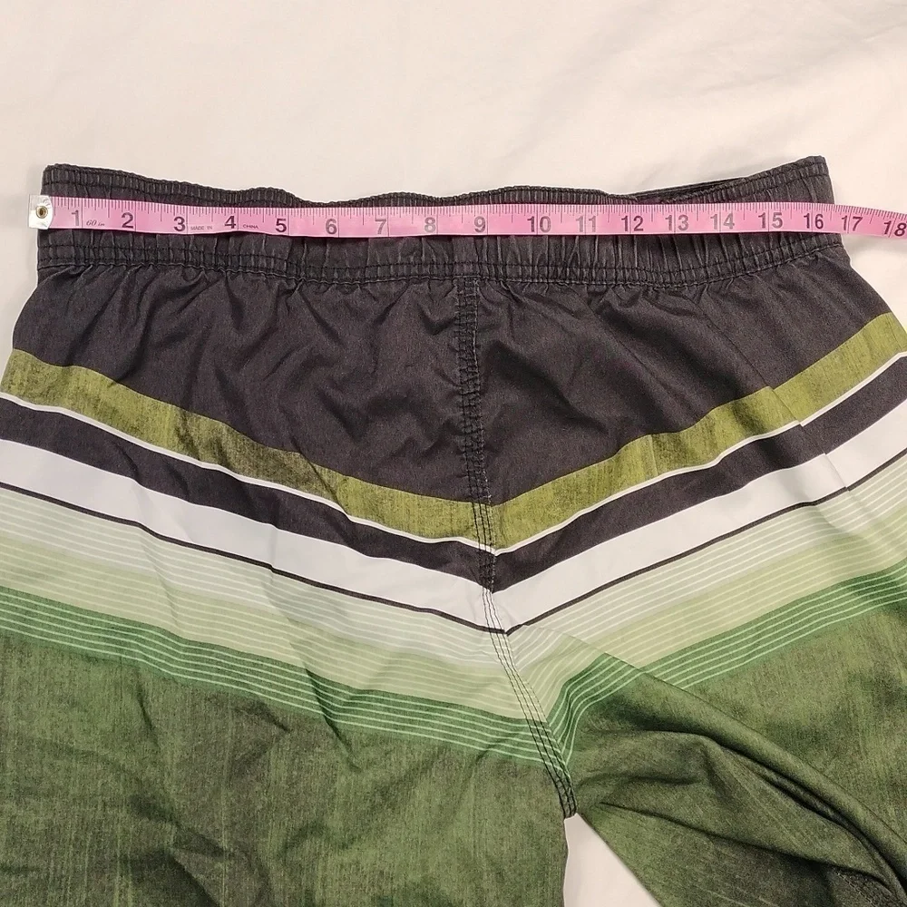 Guinness men's swim trunks size large